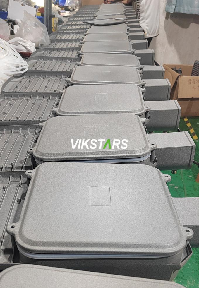 500W 600W 800W Lampe de projet de haute qualité Éclairage de rue solaire Pour la cour Villas Village 23