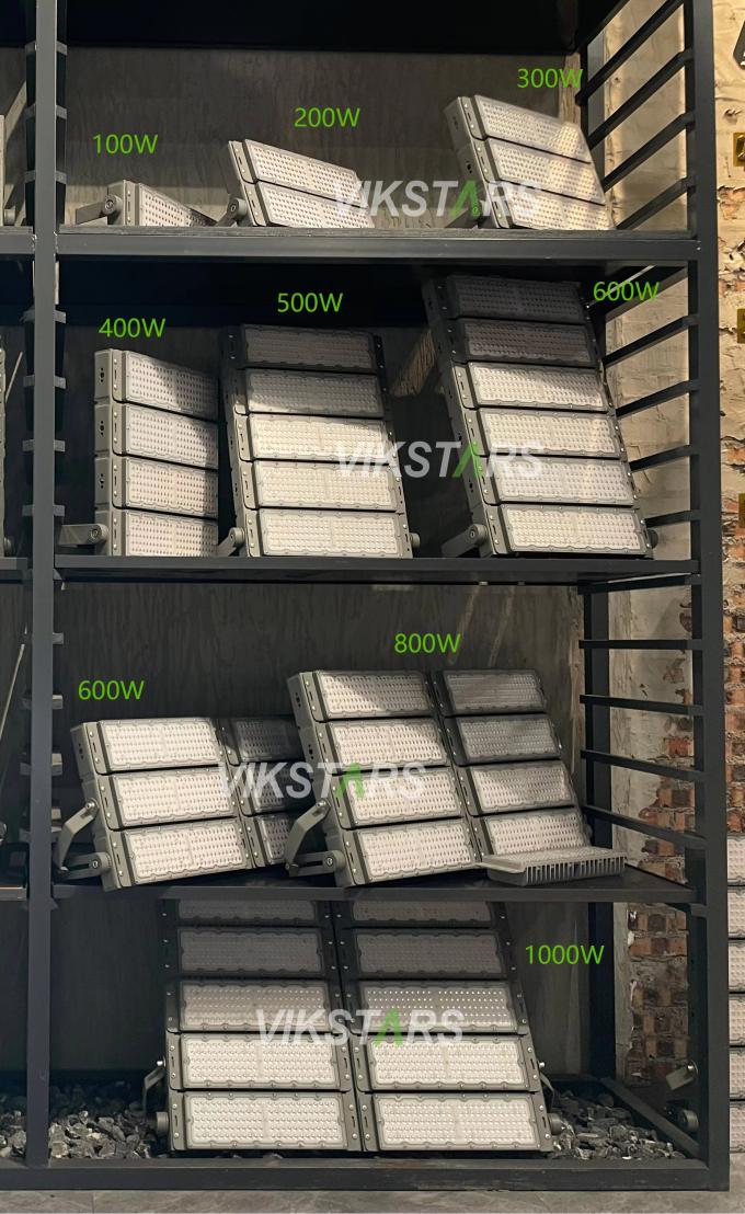 Bon prix 100W Module de lumière d'inondation IP65 étanche à l'eau de haut stade éclairage de mât réflecteurs 10