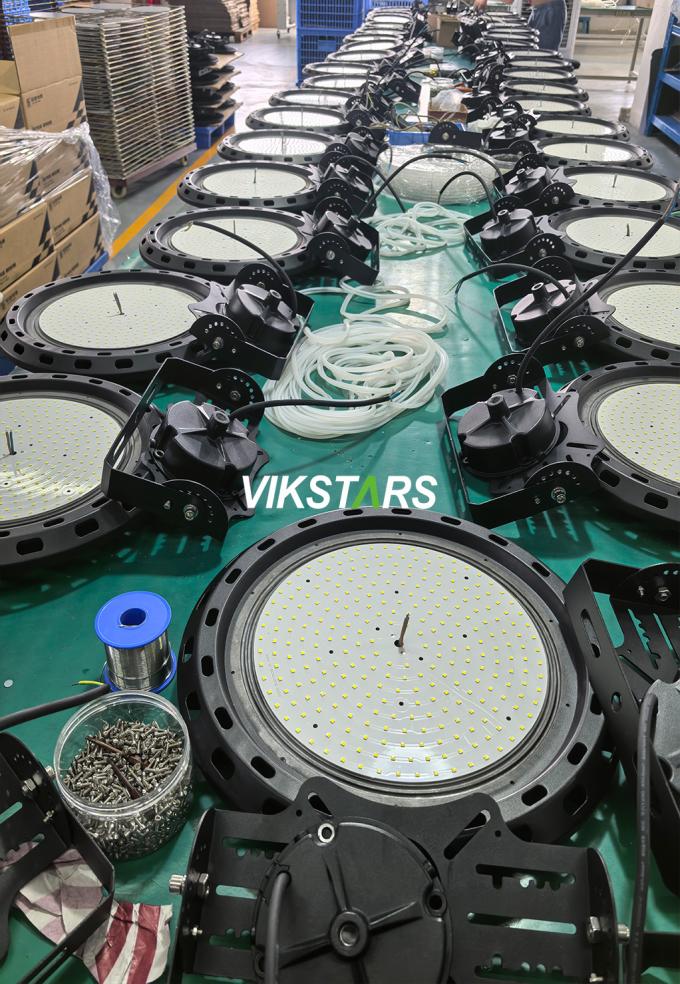 150lm/w UFO High Bay Lights avec boîtier en aluminium à moulage sous pression 5 ans de garantie LED EMC 13