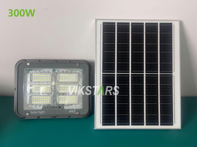 Dernière lumière solaire de jardin 100W 200W 300W 400W Lumières extérieures solaires pour éclairage de cour projecteur solaire 4
