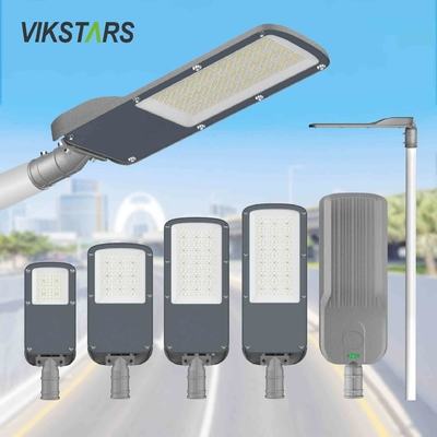 acheter Nouveaux lampes de rue LED à bas prix avec photocellule pour l'éclairage de la rue IK08 IP65 Lampe d'éclairage public fabrication en ligne